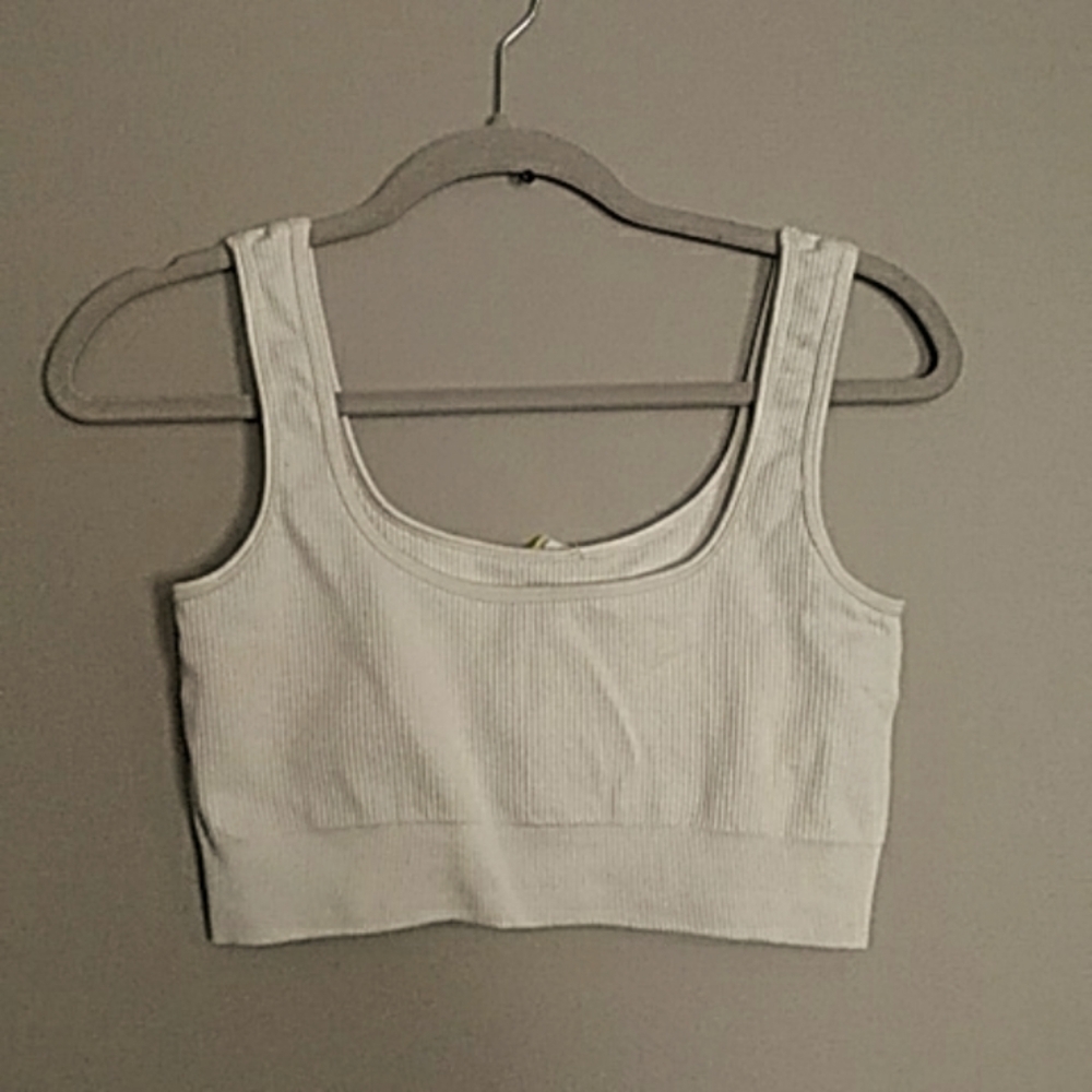 Crop top size large